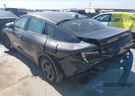 2025 Kia K4 Lxs z USA, uszkodzony, nr VIN 3KPFT4DE2SE034594